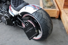 Seitliche Kennzeichenhalterung von Cult-Werk für Softail Modelle ab 2018 mit Tüv