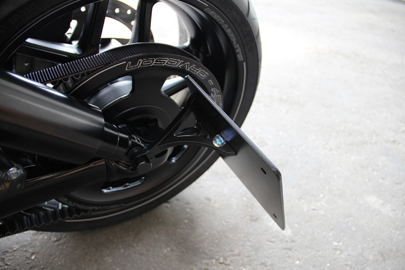 Cult Werk seitlicher Kennzeichenhalter Harley V-Rod