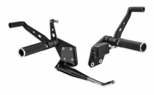 Forward controls 'Base Rubber' black Softail TC,